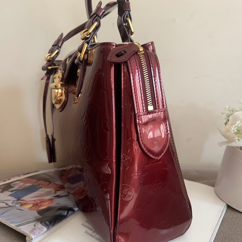 LOUIS VUITTON Amarante
Melrose Avenue Vernis Monogram
Satchel - Picture 8 of 9